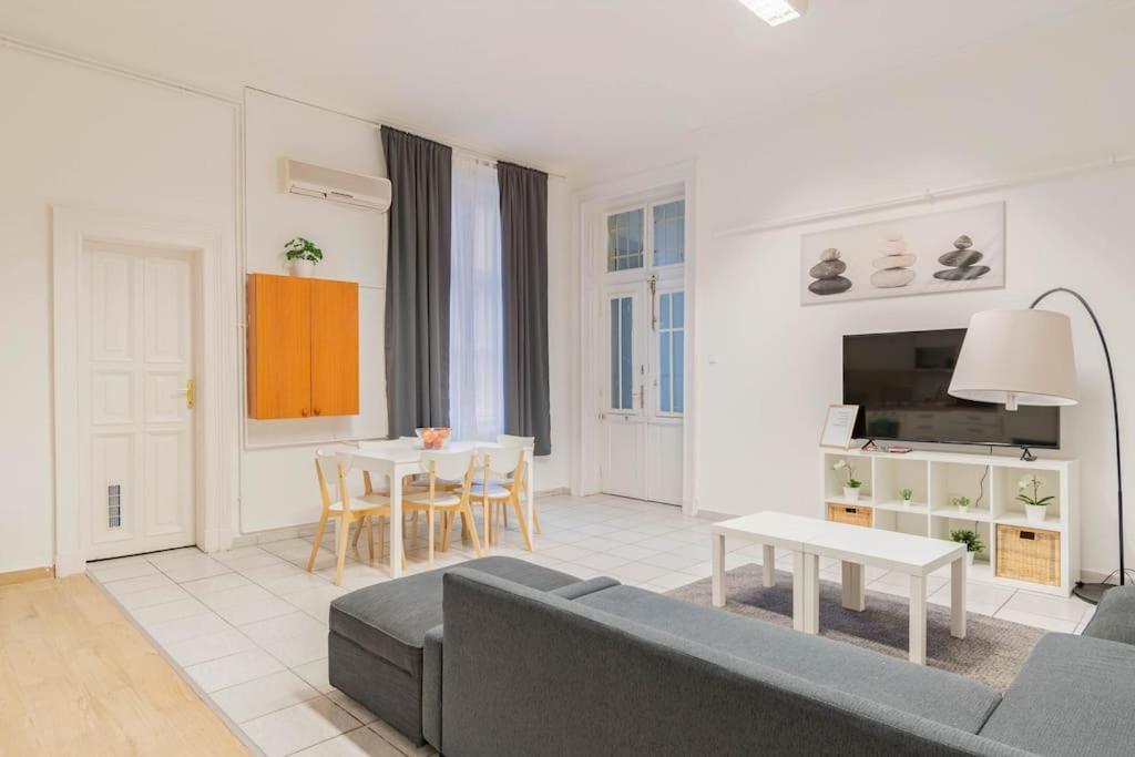 Queen Erzsebet Apartment Будапеща Екстериор снимка
